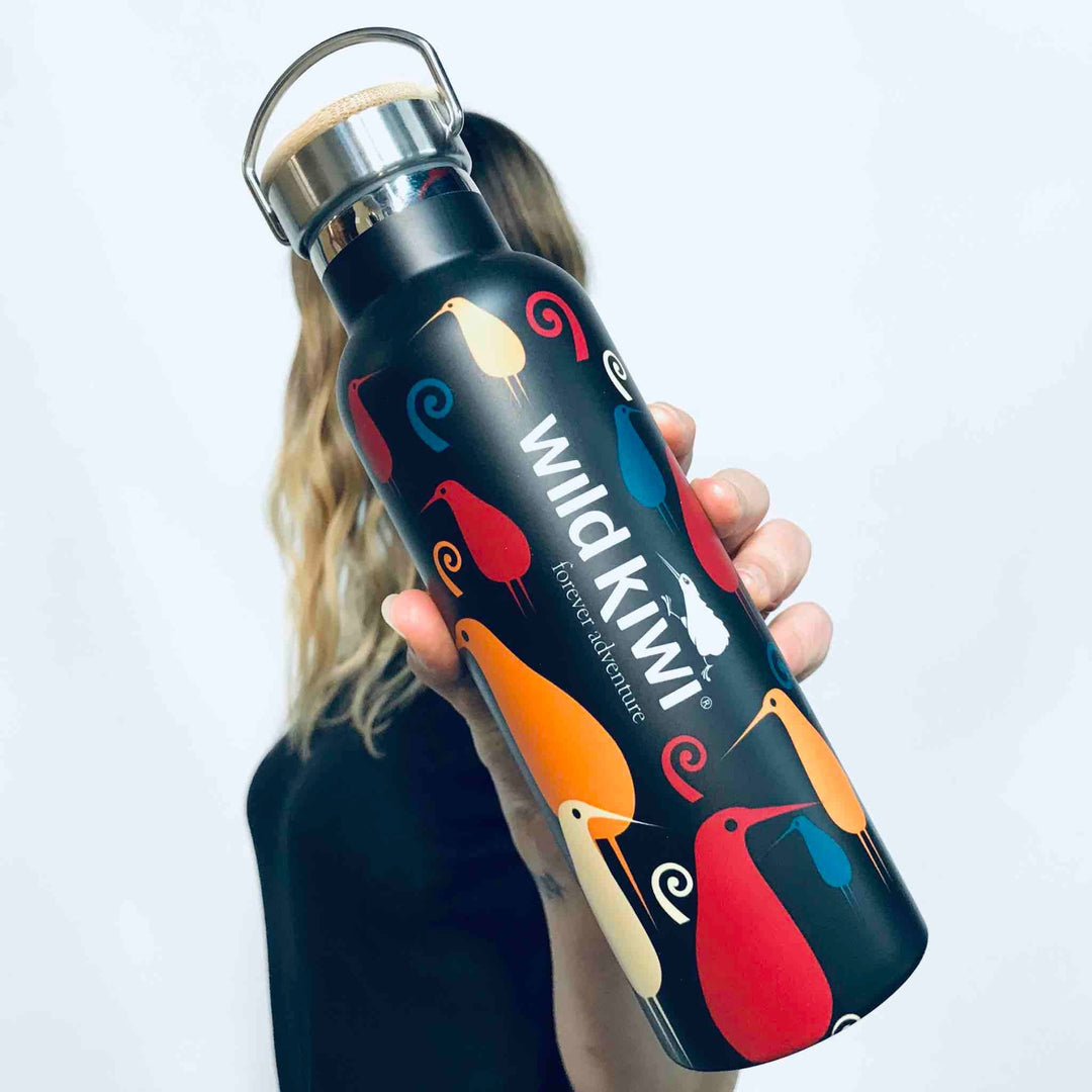 Insulated Drink Bottle with Handle (Kiwi Crowd) - Wild Kiwi