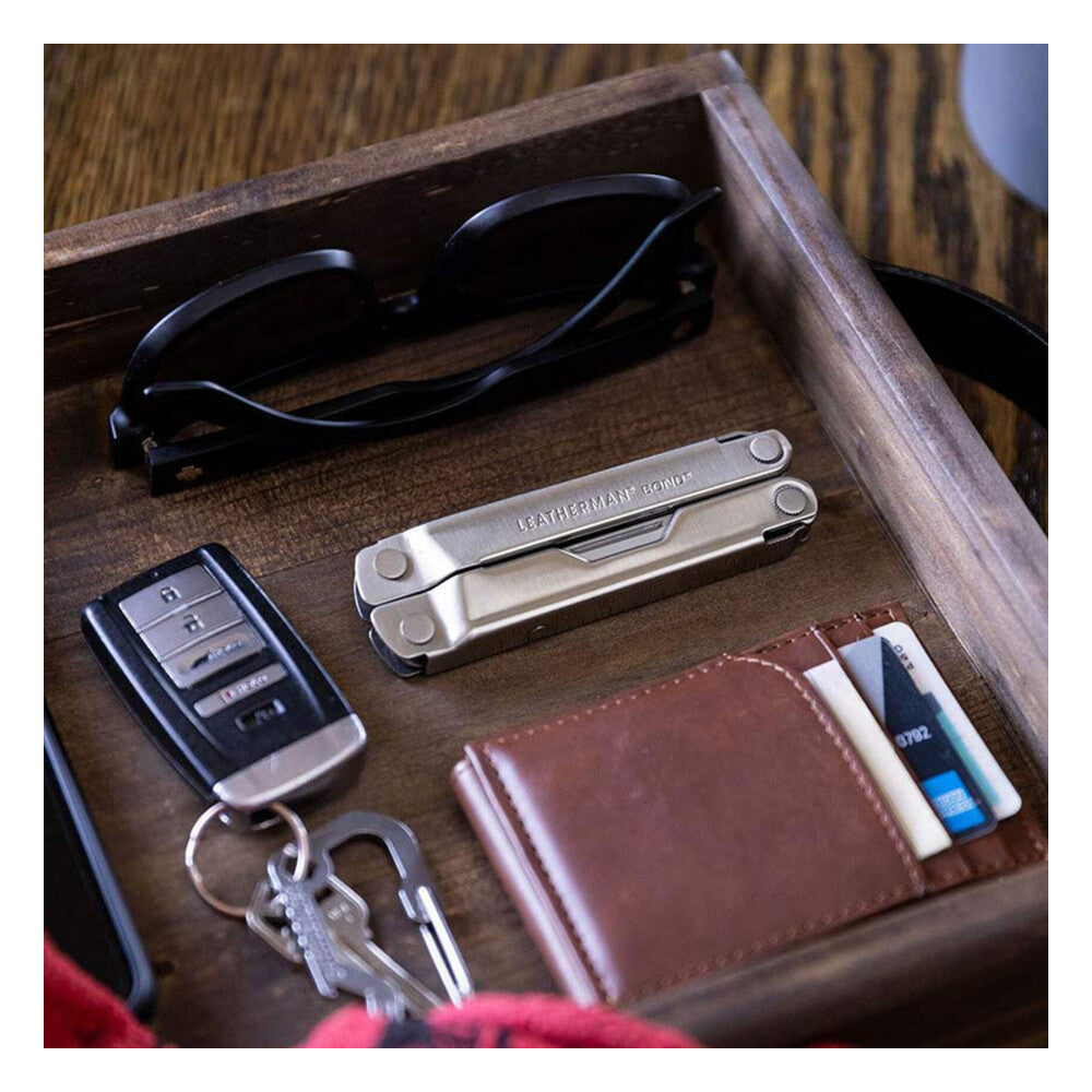 Leatherman Bond closed in an everyday carry setup