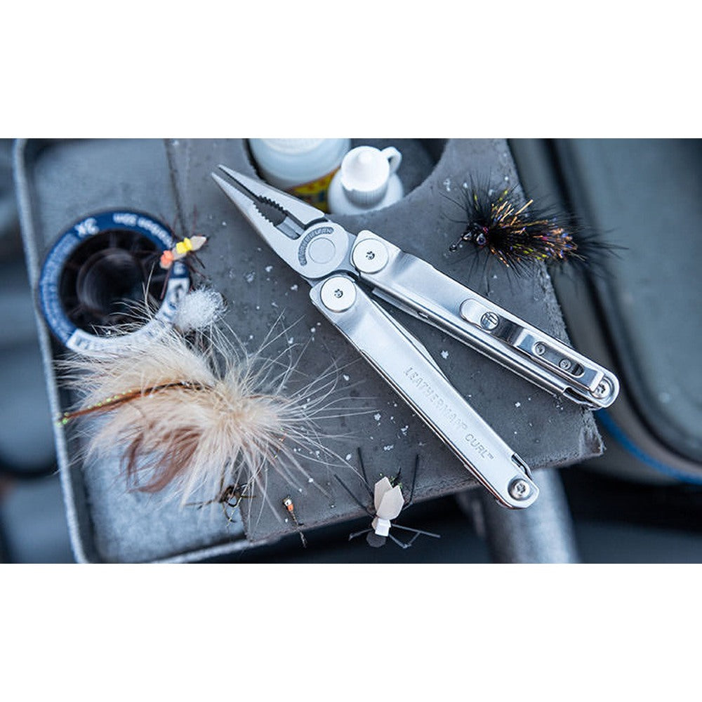Leatherman Curl – in-use lifestyle view