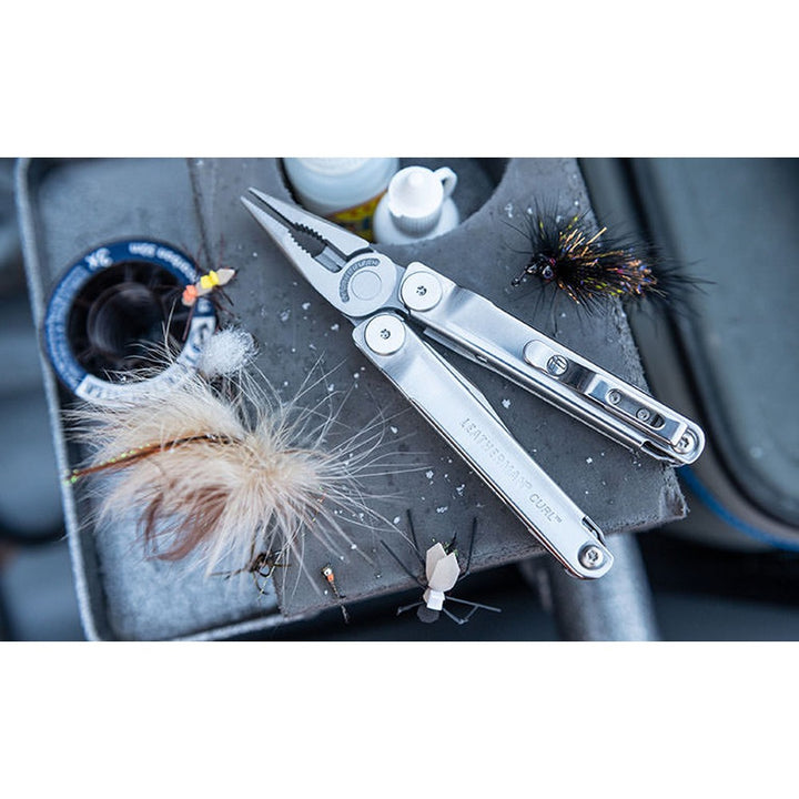Leatherman Curl – in-use lifestyle view
