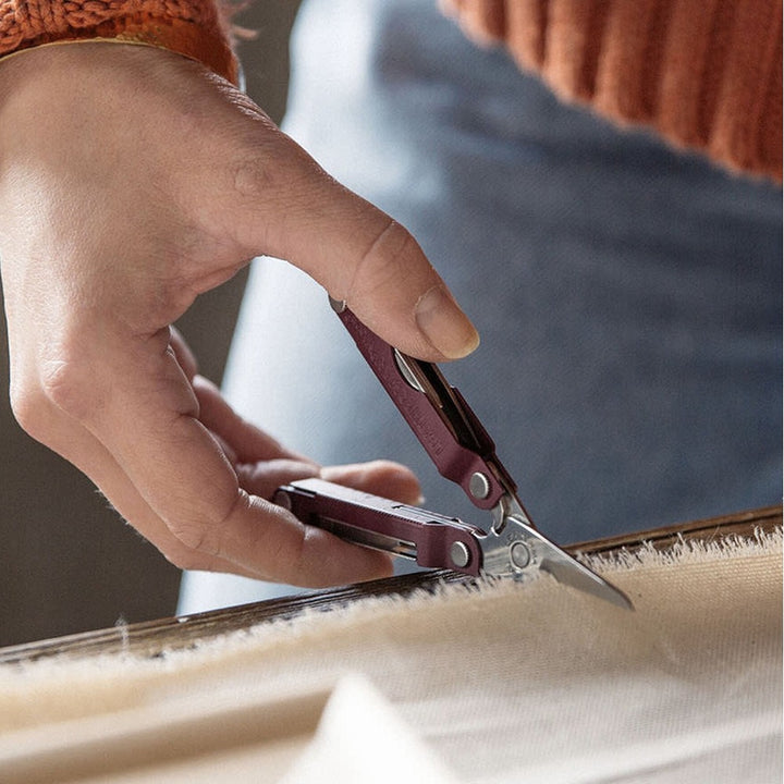 Leatherman Micra – in-use lifestyle view