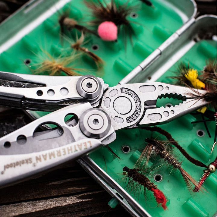 Leatherman Skeletool – in-use lifestyle view