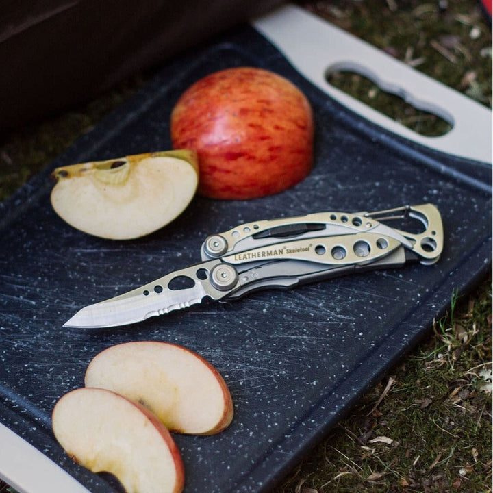Leatherman Skeletool – in-use lifestyle view