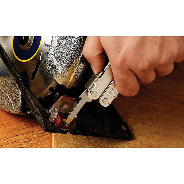 Leatherman Super Tool 300 – in-use lifestyle view