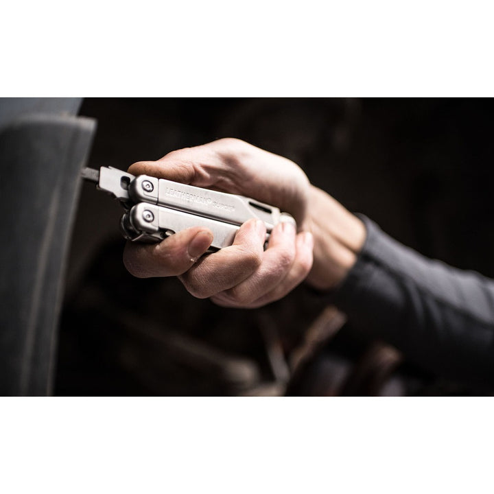 Leatherman Surge – in-use lifestyle view