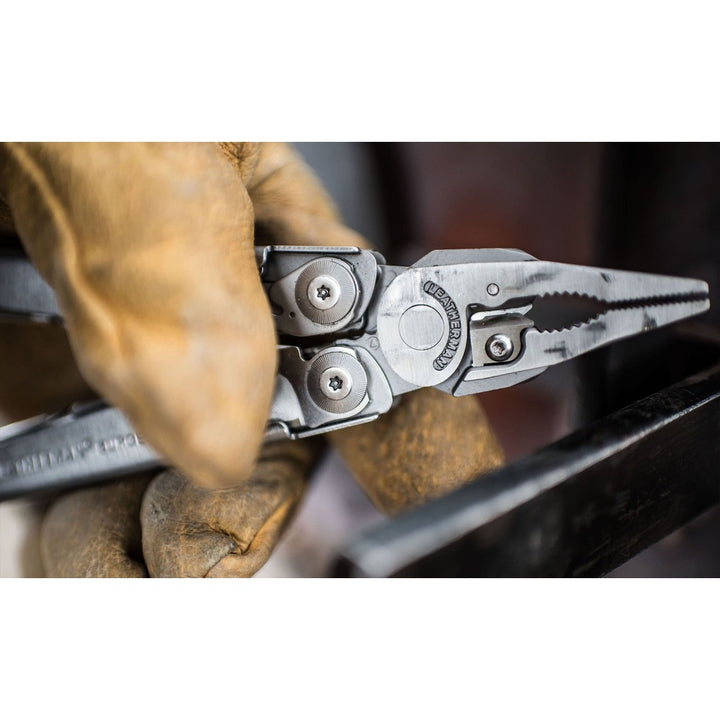 Leatherman Surge – in-use lifestyle view