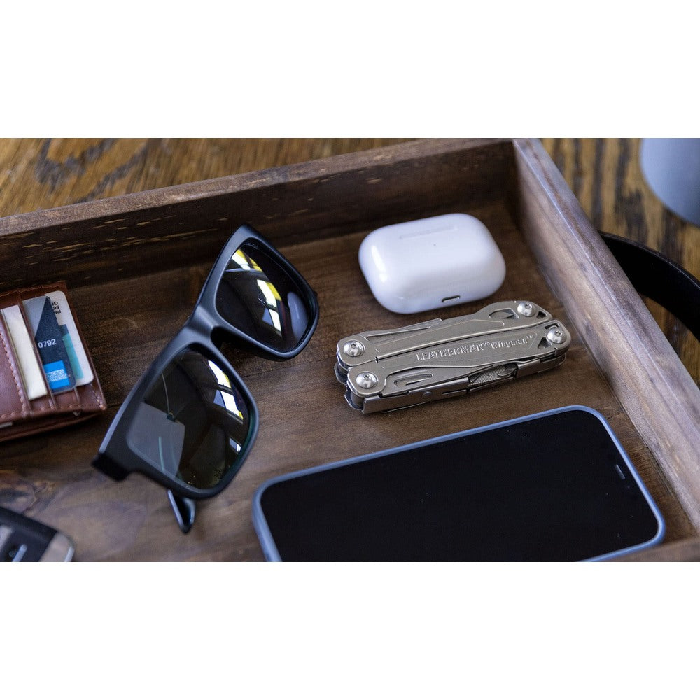 Leatherman Wingman – in-use lifestyle view