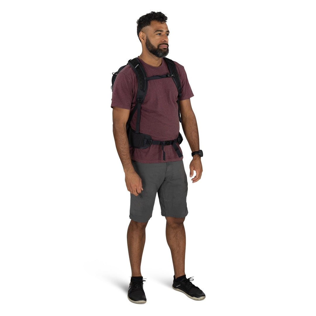 Osprey Sportlite 25 – on-body front view