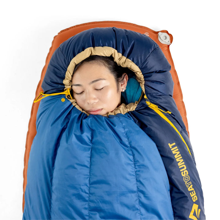 Sea to Summit Circuit sleeping bag hood and roomy fit